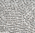 LETRA ACRILICA PLATEADA CUADRADA